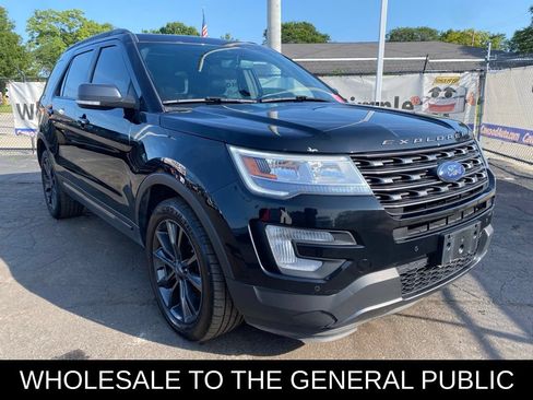 Used 2017 Ford Explorer XLT w/ XLT Technology Feature Bundle AWD/4WD image 1