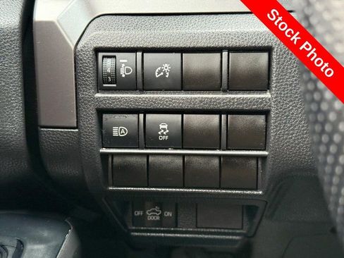 Used 2025 Toyota Tacoma SR AWD/4WD image 29