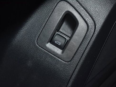 Certified 2023 Volkswagen Atlas SE image 6