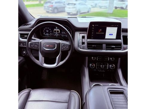 Used 2024 GMC Yukon SLT AWD/4WD image 11
