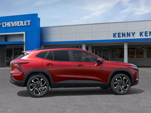 New 2026 Chevrolet Trax RS w/ Sunroof Package image 5