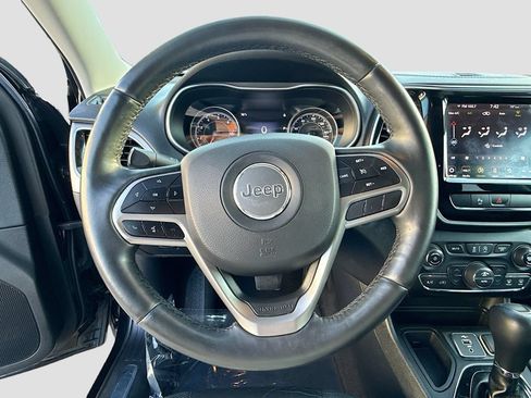 Used 2019 Jeep Cherokee Limited FWD image 39
