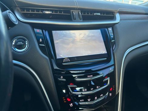 Used 2019 Cadillac XTS Luxury image 19