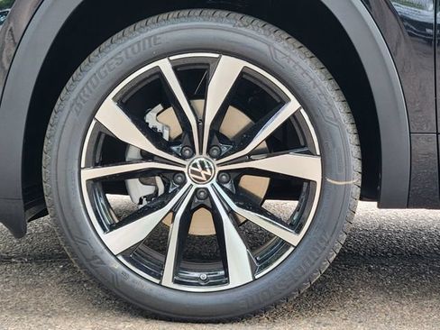 New 2026 Volkswagen Atlas Cross Sport SEL Premium R-Line AWD/4WD image 9