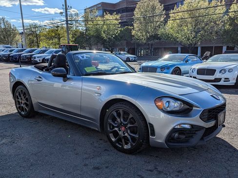 Used 2017 FIAT 124 Spider Abarth RWD image 38