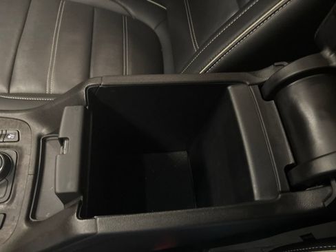 Used 2023 GMC Acadia Denali w/ Denali Ultimate Package FWD image 31