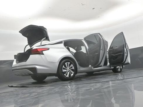 Used 2024 Nissan Altima 2.5 S FWD image 52