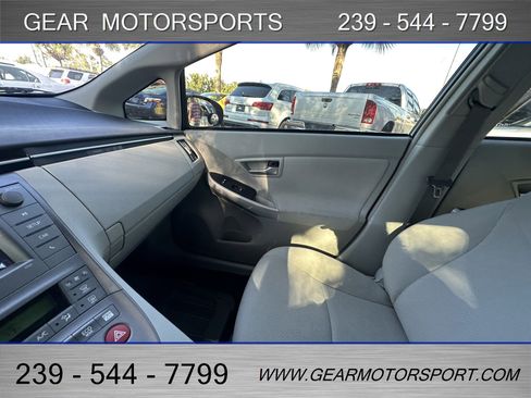 Used 2015 Toyota Prius Two image 30