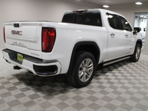 Used 2023 GMC Sierra 1500 Denali w/ Technology Package AWD/4WD image 11