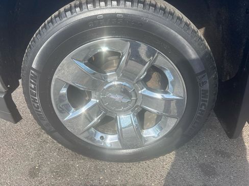 Used 2018 Chevrolet Silverado 1500 LTZ w/ Sport Package AWD/4WD image 18
