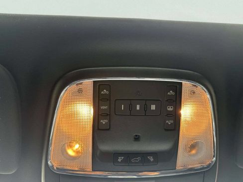 Used 2018 Jeep Grand Cherokee Trailhawk w/ Trailhawk Luxury Group image 34