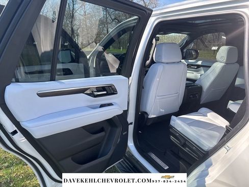 Used 2025 Chevrolet Tahoe Premier w/ Sun And Tow Package image 18