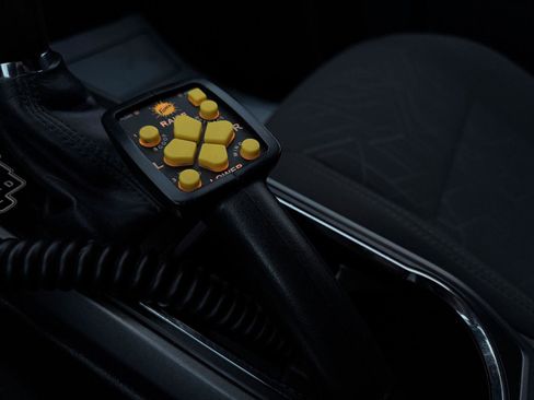 Used 2016 Toyota Tacoma TRD Sport image 19