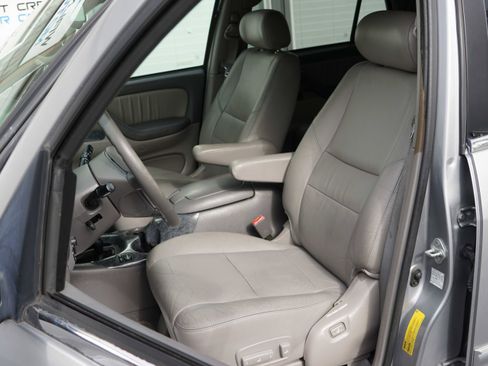 Used 2003 Toyota Sequoia Limited AWD/4WD image 39