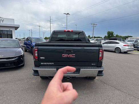 Used 2018 GMC Sierra 1500 SLT w/ SLT Premium Package AWD/4WD image 8