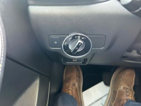 Used 2018 INFINITI QX30 image 29