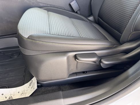 New 2025 Chevrolet Trax LT w/ LT Convenience Package image 13