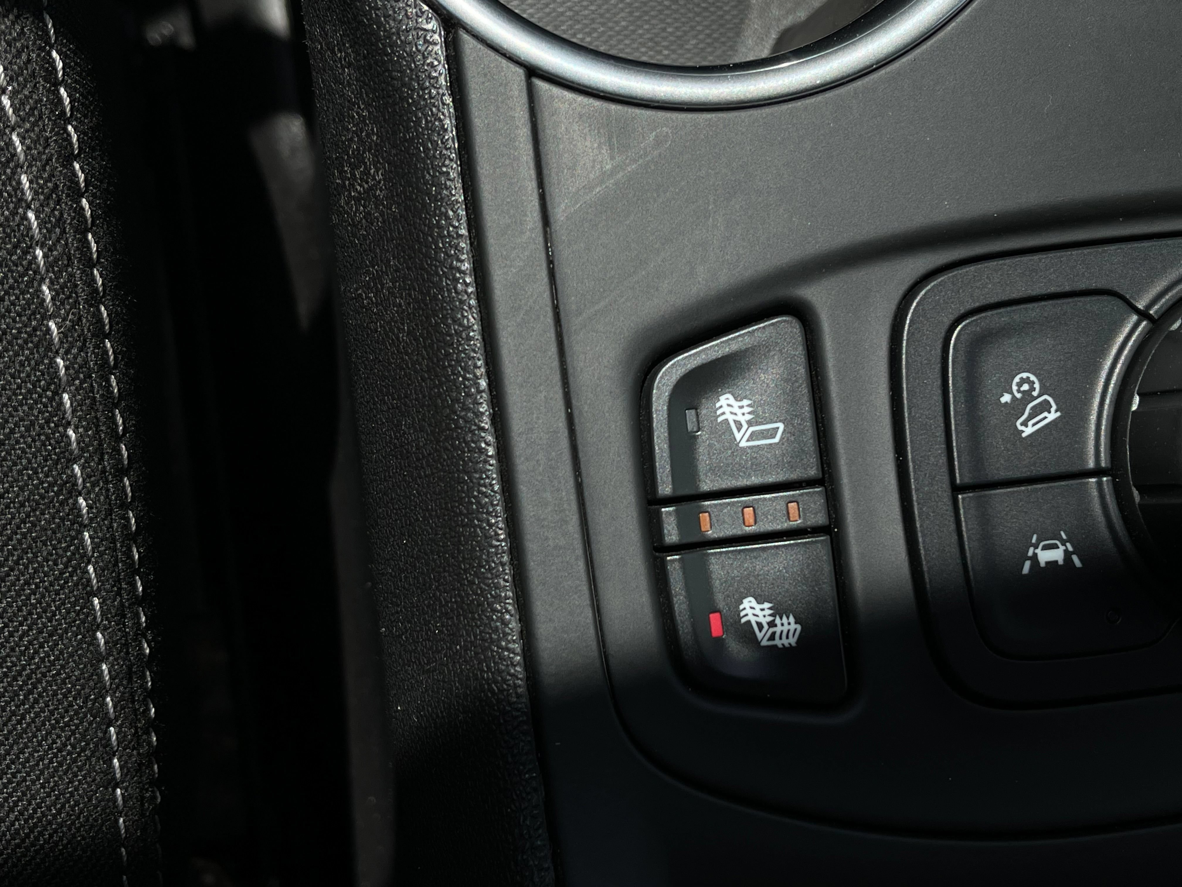 Used 2022 GMC Terrain SLE w/ Driver Convenience Package FWD image 6