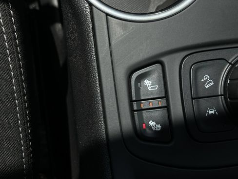 Used 2022 GMC Terrain SLE w/ Driver Convenience Package FWD image 6