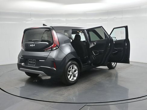 Used 2023 Kia Soul LX w/ Option Group 015 FWD image 6