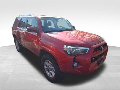 Used 2016 Toyota 4Runner SR5 Premium w/ Four Season Floor Mat Package image 9