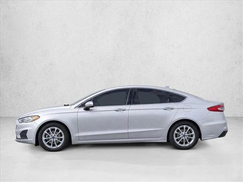 Used 2019 Ford Fusion SE FWD image 4