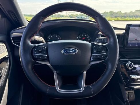 Used 2023 Ford Explorer ST-Line AWD/4WD image 22