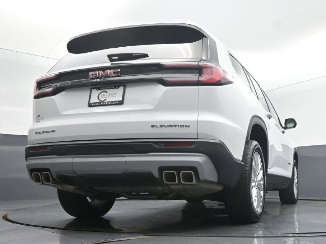 Used 2026 GMC Acadia Elevation w/ Elevation Premium Package FWD image 46