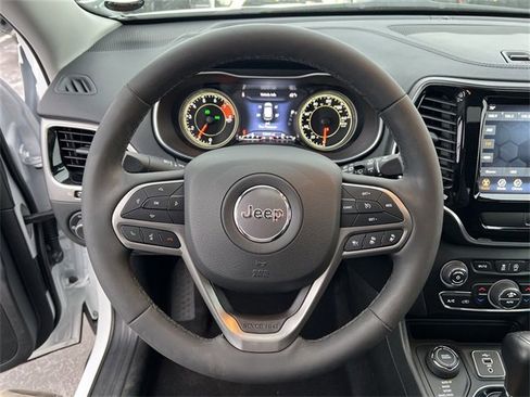 Used 2022 Jeep Cherokee Limited image 11