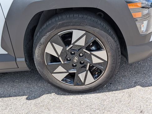 Used 2024 Hyundai Kona SEL FWD image 11