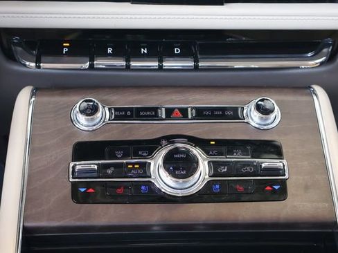 Used 2023 Lincoln Aviator Grand Touring w/ Equipment Group 301A AWD/4WD image 20