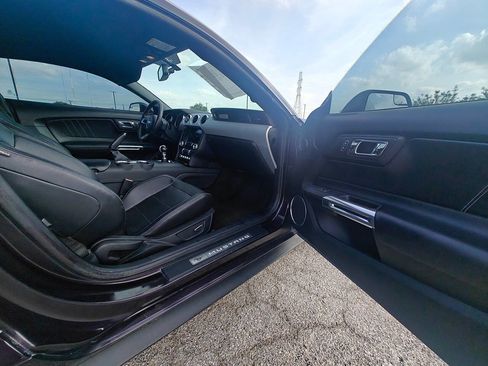Used 2016 Ford Mustang GT Premium w/ Black Accent Package RWD image 9