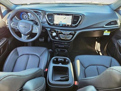 New 2026 Chrysler Voyager LX image 13