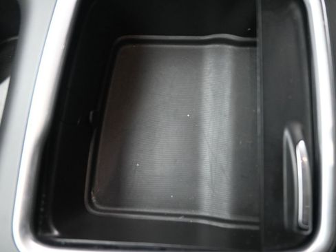 Used 2024 Chrysler Pacifica Touring-L image 33