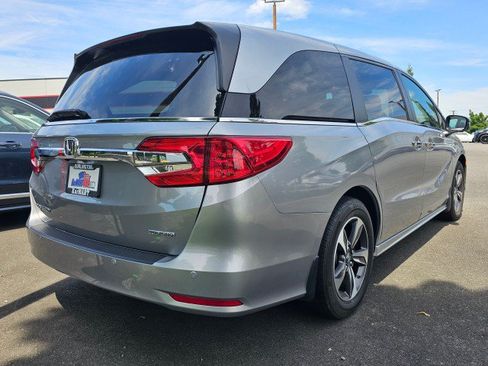 Used 2018 Honda Odyssey Touring image 3