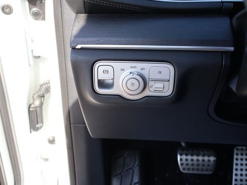 Used 2024 Mercedes-Benz GLS 450 4MATIC image 39