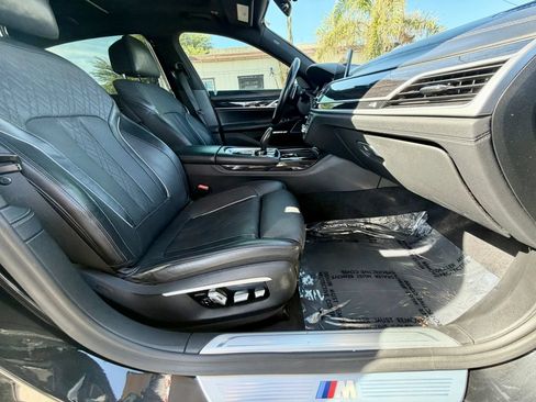 Used 2017 BMW 740i RWD image 18