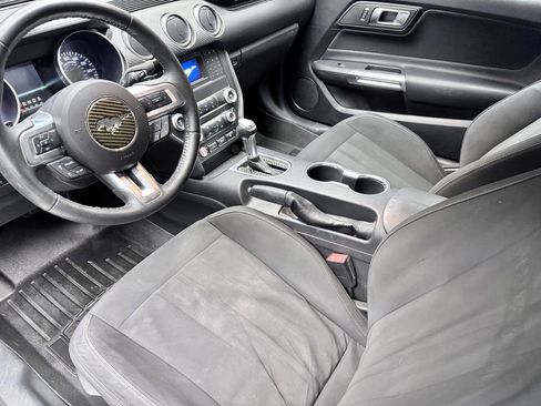 Used 2019 Ford Mustang Coupe RWD image 9