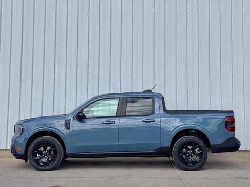 New 2026 Ford Maverick Lariat w/ Black Appearance Package image 2