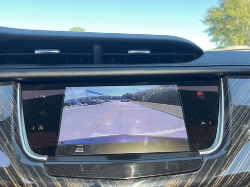 Used 2025 Cadillac XT6 Premium Luxury image 25