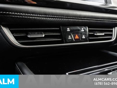 Used 2025 Volkswagen Atlas SE image 40