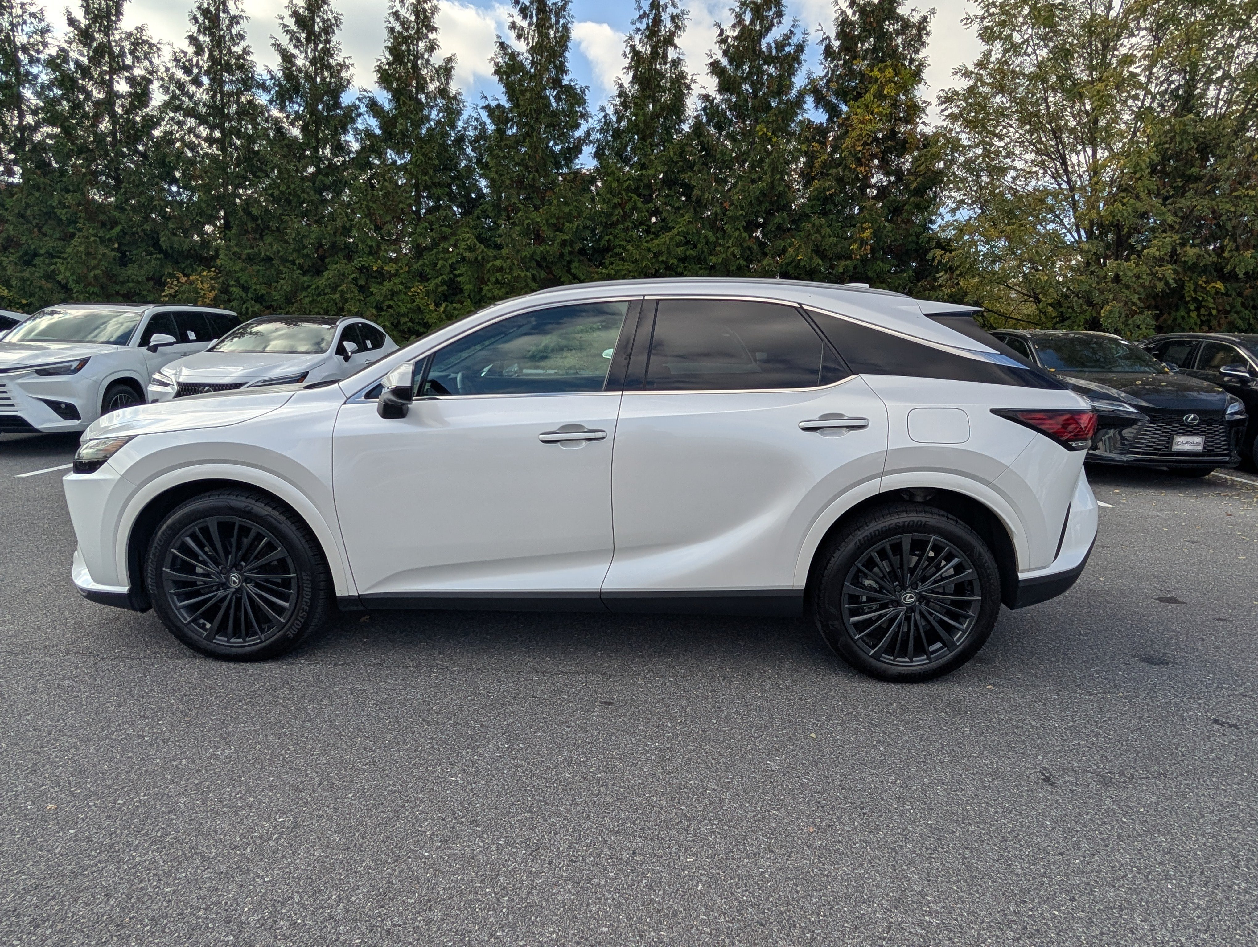 Used 2025 Lexus RX 350 Premium w/ Accessory Package (Z1) AWD/4WD image 6