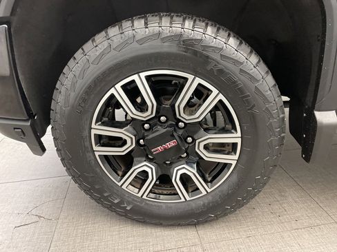 Used 2022 GMC Sierra 2500 AT4 w/ AT4 Preferred Package image 10