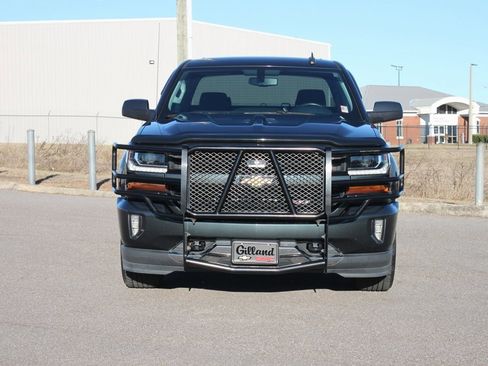 Used 2018 Chevrolet Silverado 1500 LT w/ All Star Edition image 3