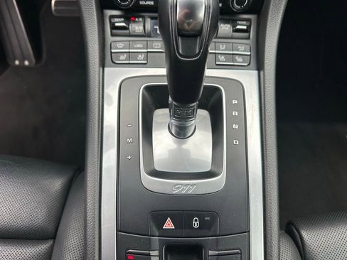 Certified 2017 Porsche 911 Carrera RWD image 25