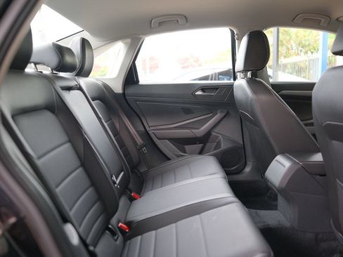 Used 2022 Volkswagen Jetta SE FWD image 31