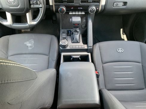 Used 2024 Toyota Tacoma TRD Off-Road AWD/4WD image 18