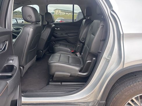 Used 2020 Chevrolet Traverse LT w/ LT Premium Package AWD/4WD image 14