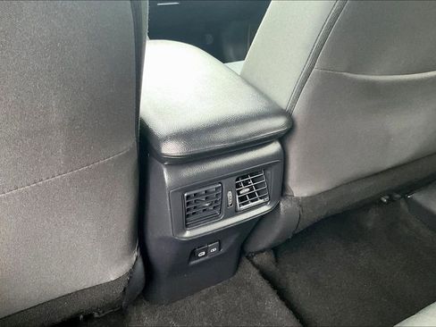 Used 2024 Toyota RAV4 XLE FWD image 11
