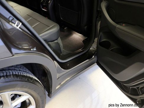 Certified 2023 BMW X4 xDrive30i w/ Premium Package image 32